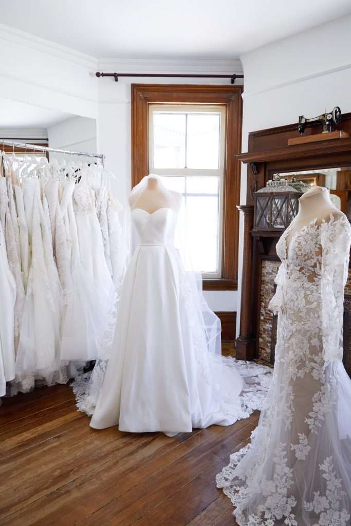 Wedding dress fitting: the final details Ottawa Wedding Dresses Boutique Wedding dress fitting: the final details Ottawa Wedding Dresses Boutique
