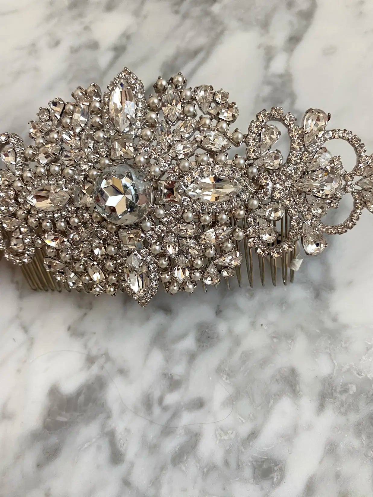 Rhinestone Hair Comb in Silver
