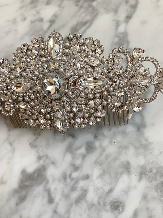 Rhinestone Hair Comb in Silver