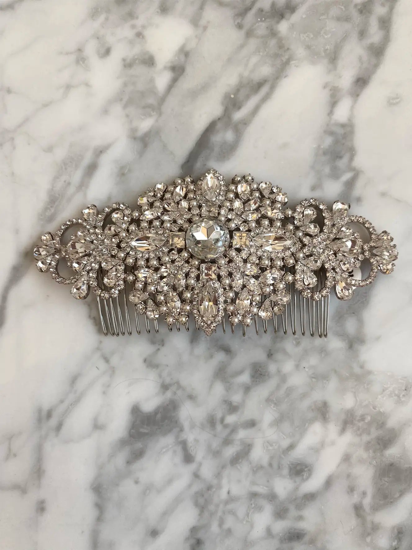 Rhinestone Hair Comb in Silver