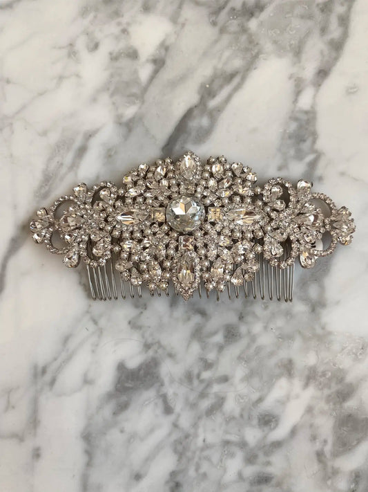 Rhinestone Hair Comb in Silver