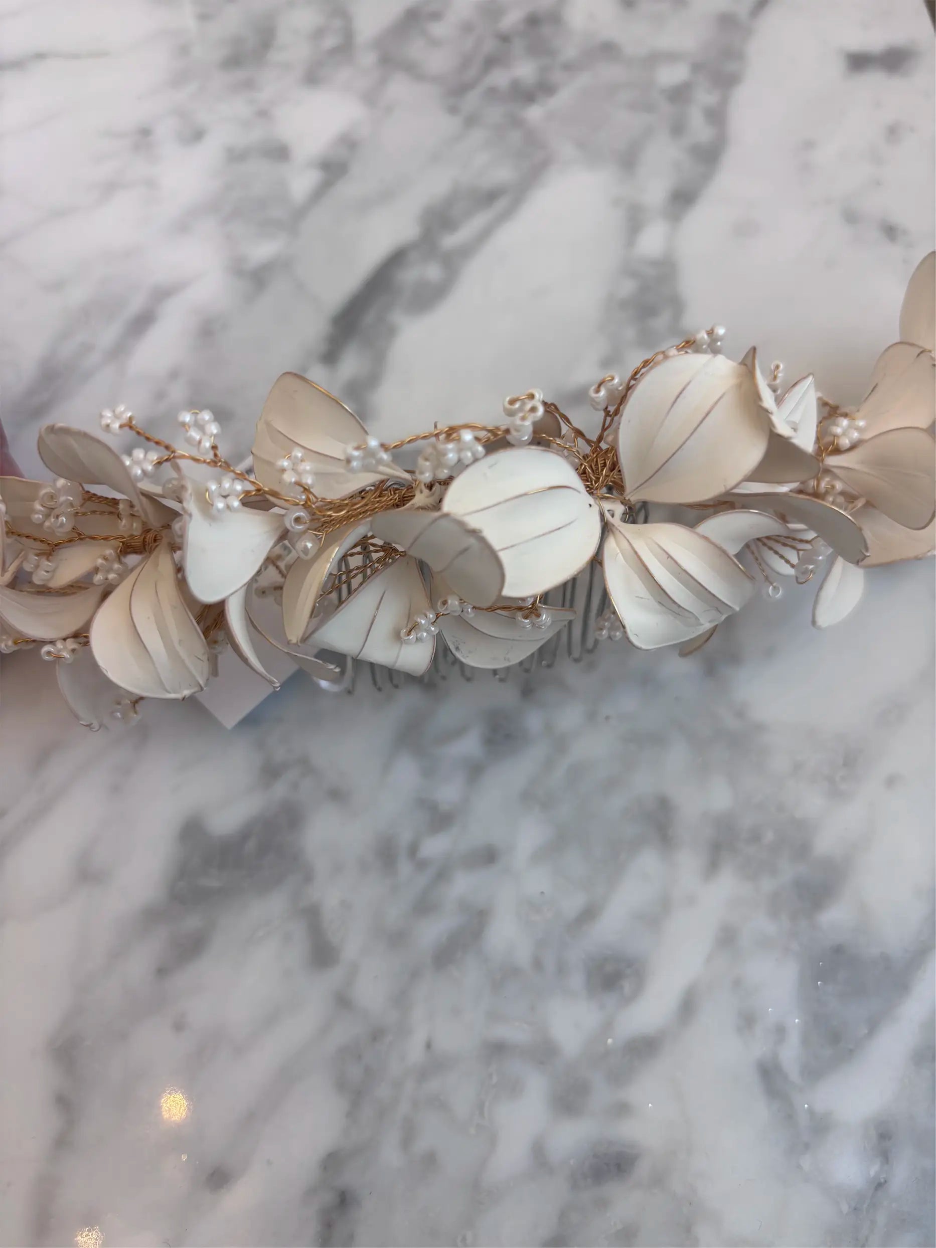 Gold Floral Hair Comb – Ottawa Wedding Dresses Boutique